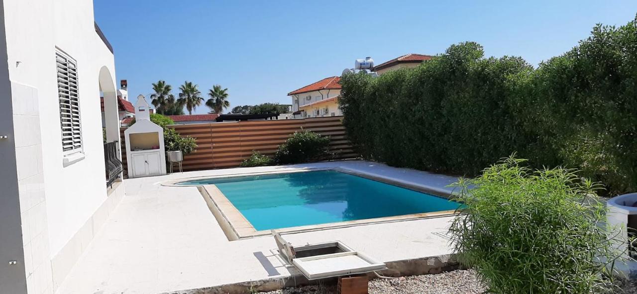 Villa Bougainvillea With Privite Pool Vaszília Kültér fotó
