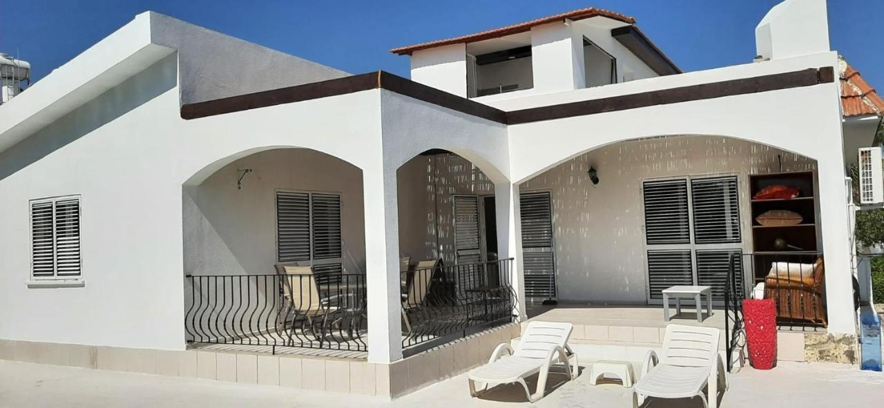 Villa Bougainvillea With Privite Pool Vaszília Kültér fotó