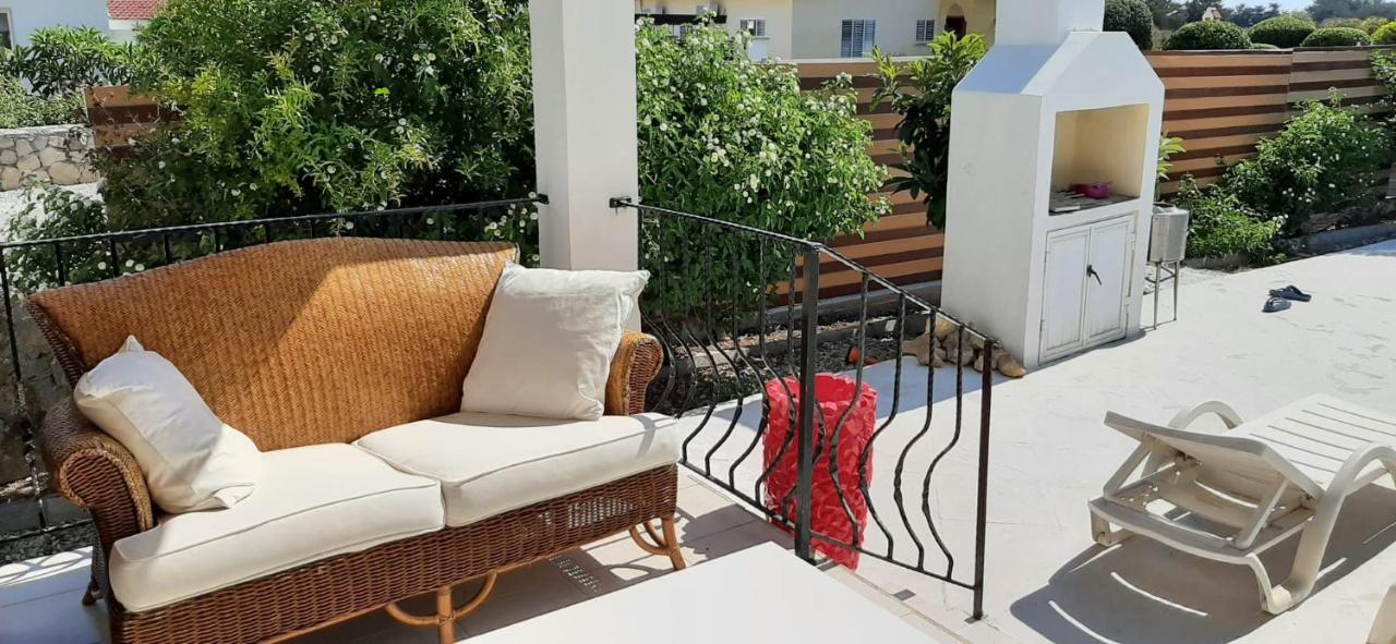 Villa Bougainvillea With Privite Pool Vaszília Kültér fotó